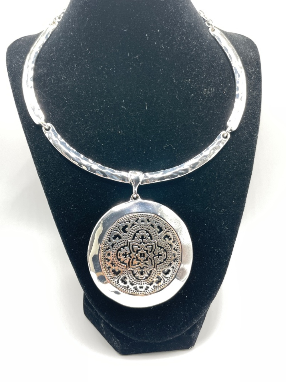 New Hammered Silver Tone Ornate Medallion Choker Statement Necklace